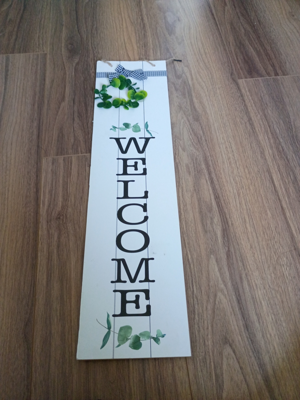 Vertical Welcome Wall Plaque in White with Green Leaf Accents